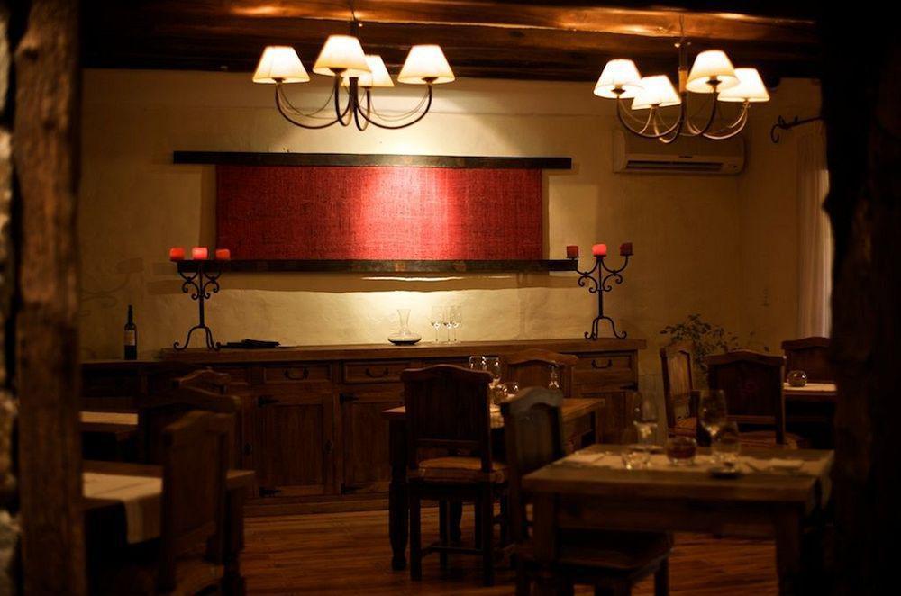 Lares De Chacras Hotel Chacras de Coria Restaurant billede